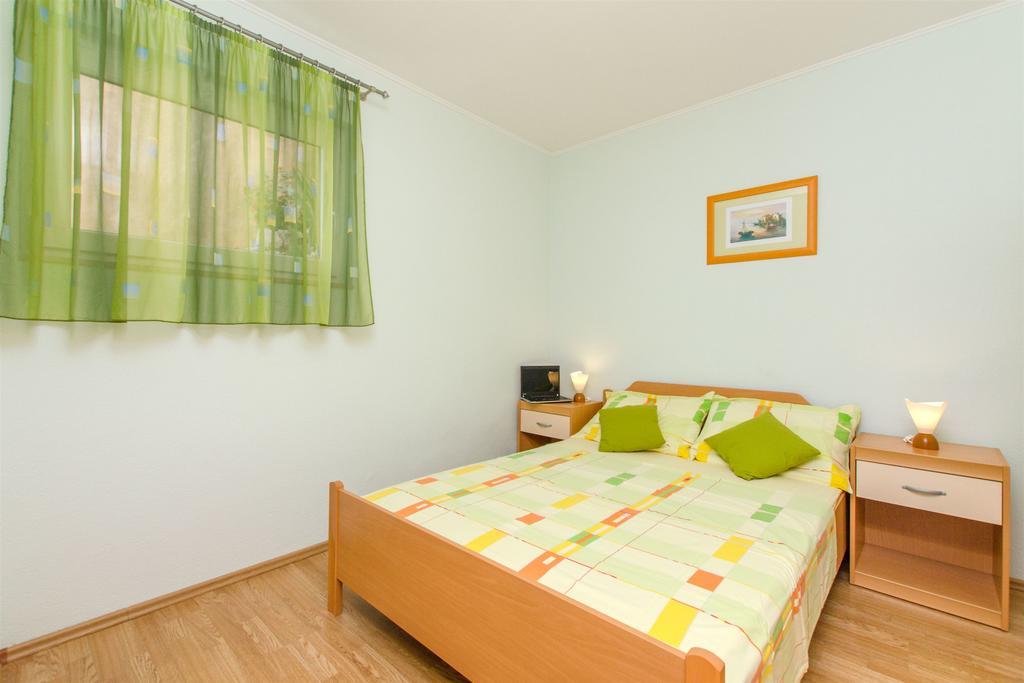 Apartment Zecic Omiš